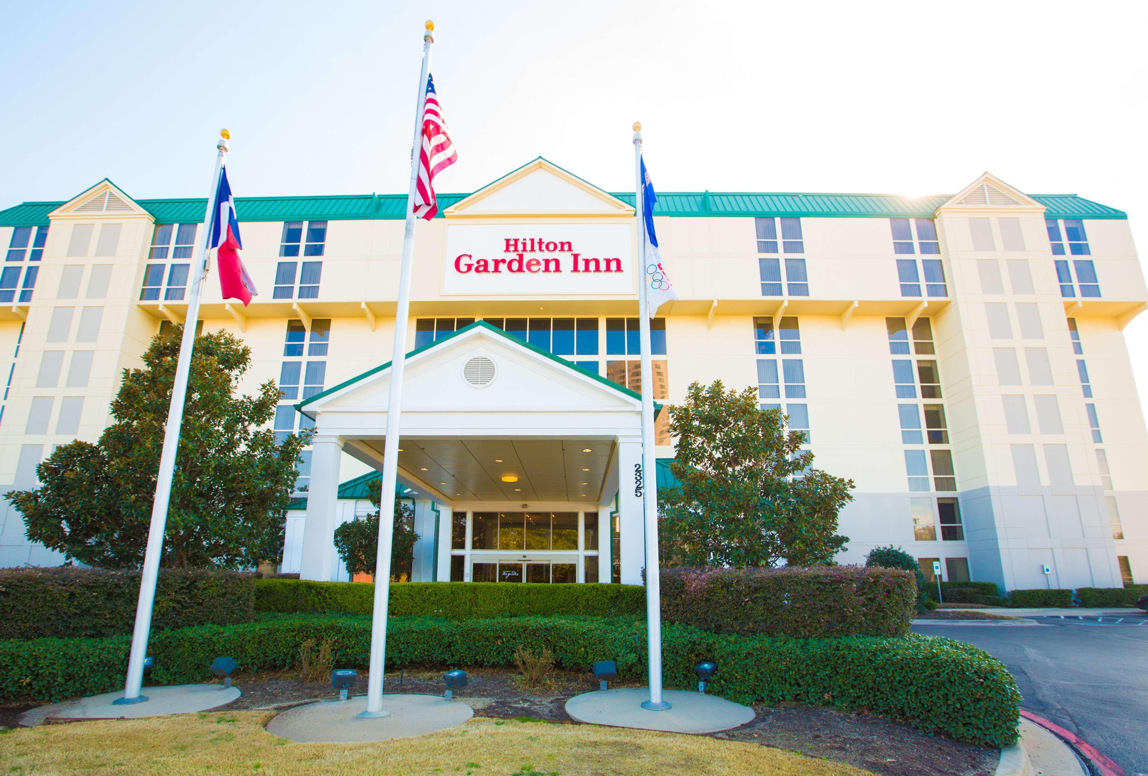 Hilton Garden Inn Dallas/Market Center Exterior foto