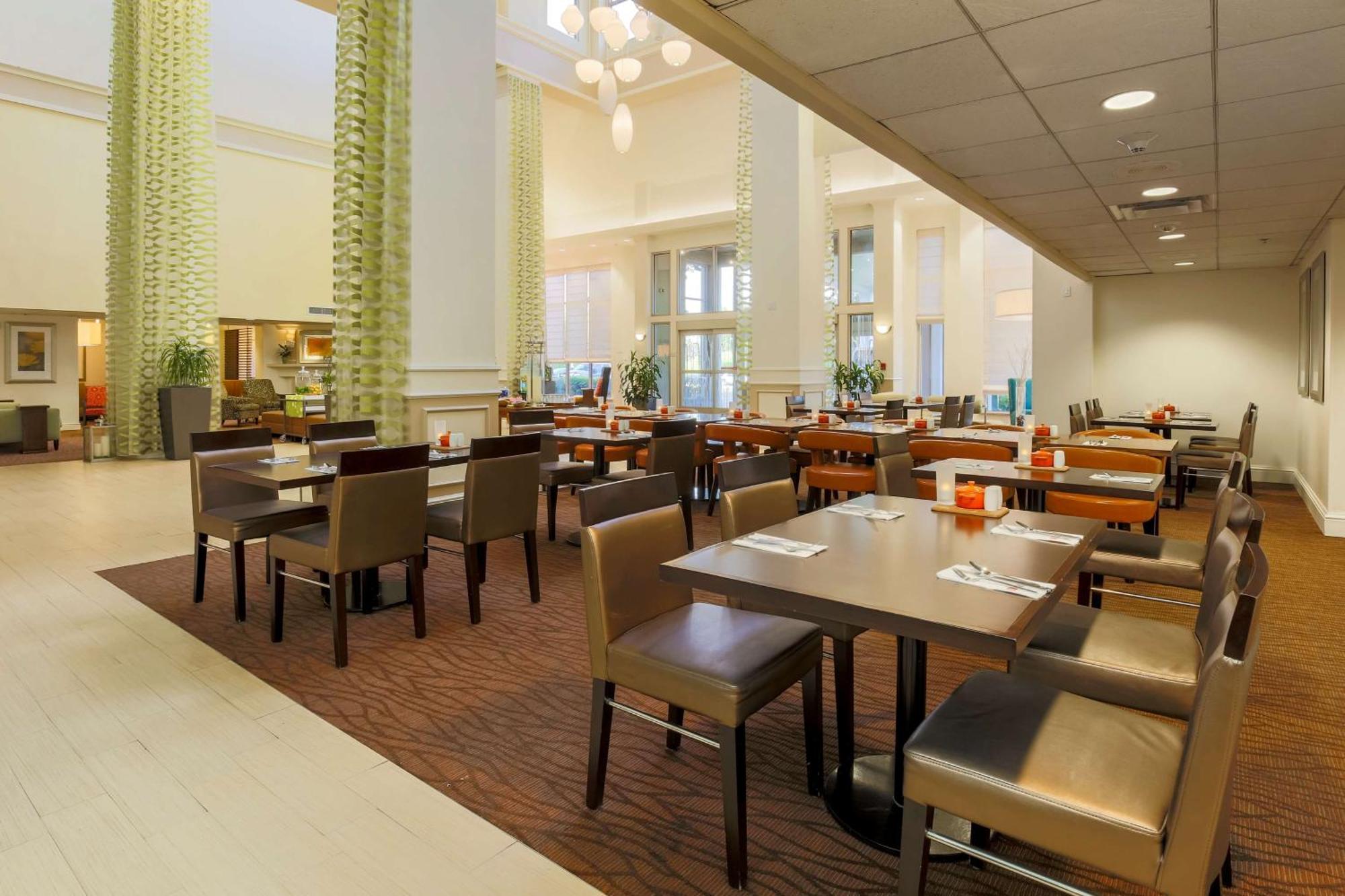 Hilton Garden Inn Dallas/Market Center Exterior foto